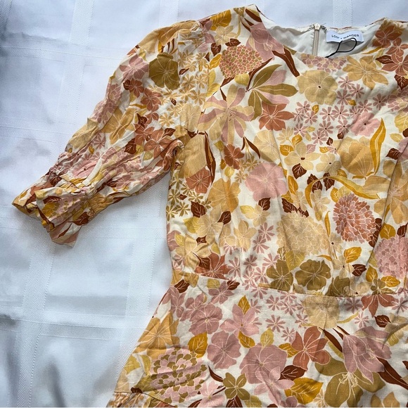 ***NWT*** Lost & Wander Multi colored Floral Women's Dress - Picture 4 of 15